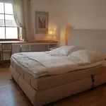 Haus Vincent Mit Eigenen Parkplaetzen Stralsund