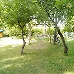 Haus Vincent Mit Eigenen Parkplaetzen
