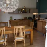 Haus Vincent Mit Eigenen Parkplaetzen Stralsund