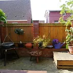 Haus Vincent Mit Eigenen Parkplaetzen Stralsund