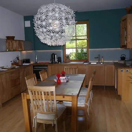 Haus Vincent Mit Eigenen Parkplaetzen * شترالسوند