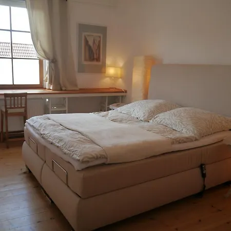 Haus Vincent Mit Eigenen Parkplaetzen שטראלסונד