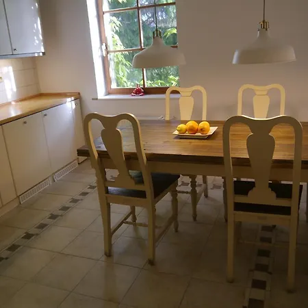 Haus Vincent Mit Eigenen Parkplaetzen