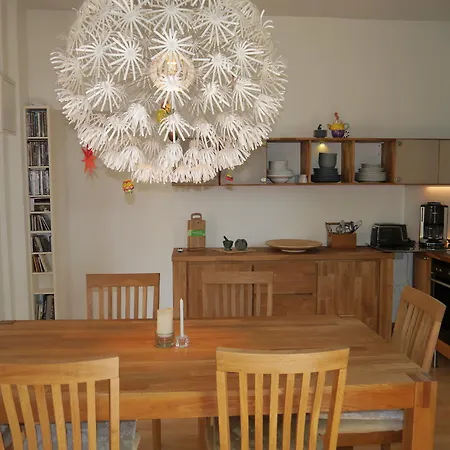 Haus Vincent Mit Eigenen Parkplaetzen שטראלסונד