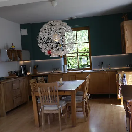 Haus Vincent Mit Eigenen Parkplaetzen שטראלסונד