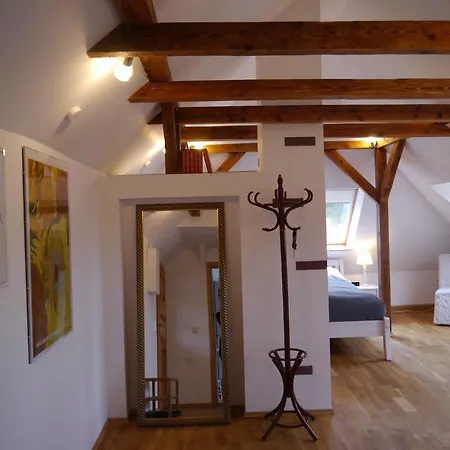شقة Haus Vincent Mit Eigenen Parkplaetzen شترالسوند