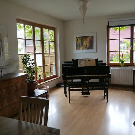 شقة Haus Vincent Mit Eigenen Parkplaetzen شترالسوند